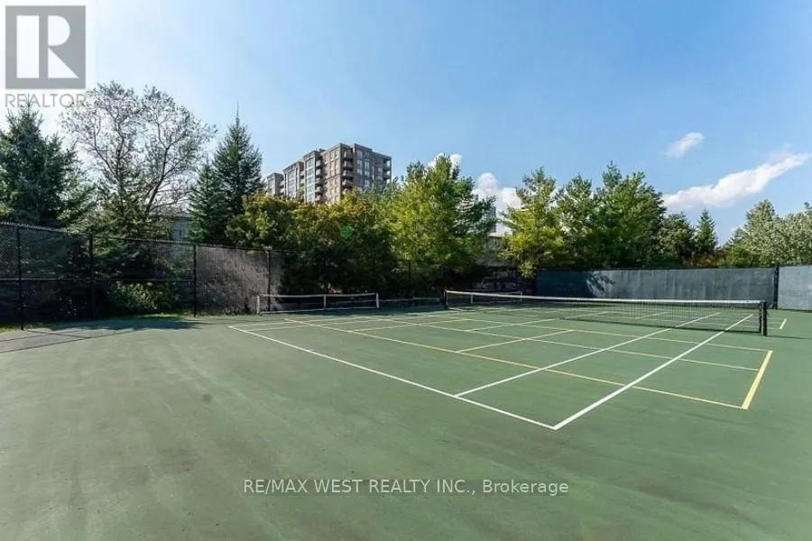 512 - 330 RED MAPLE ROAD W
