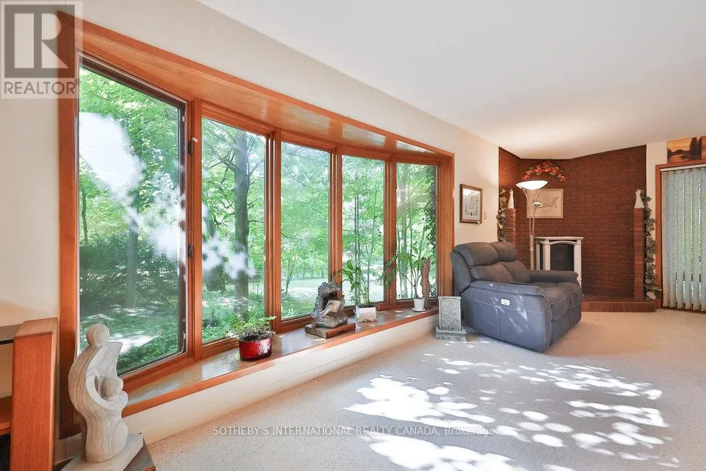 146 SYLVADENE PARKWAY W