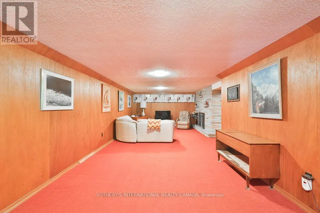 146 SYLVADENE PARKWAY W