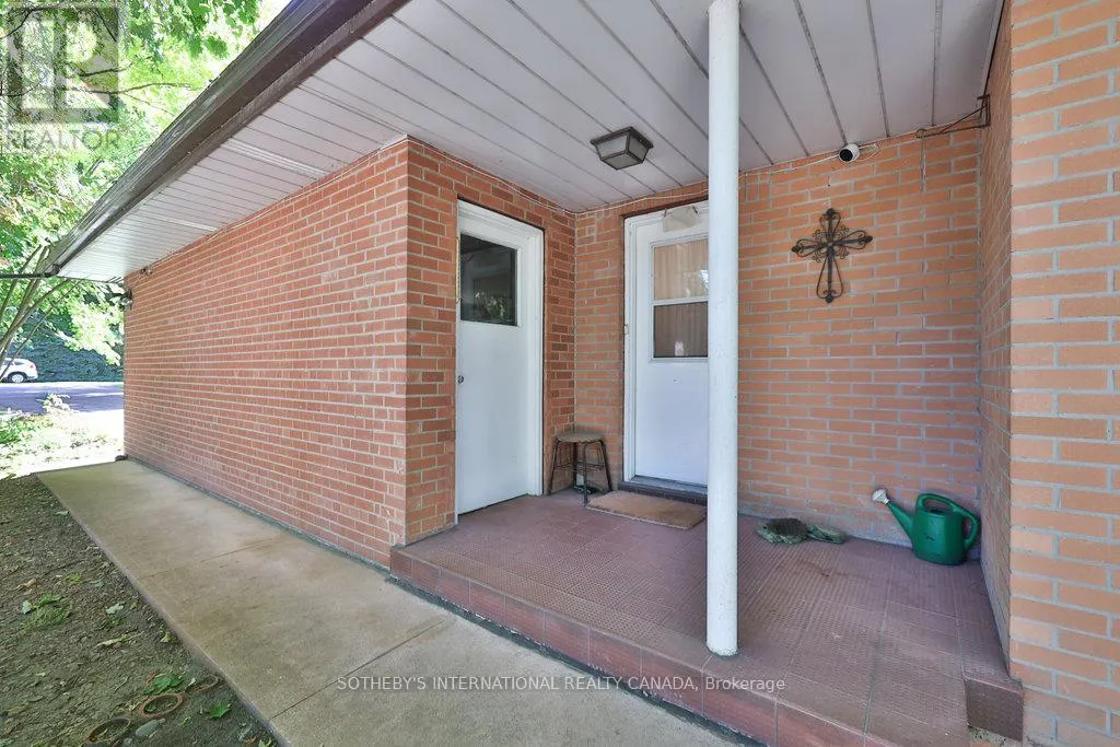 146 SYLVADENE PARKWAY W