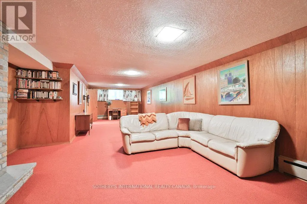 146 SYLVADENE PARKWAY W