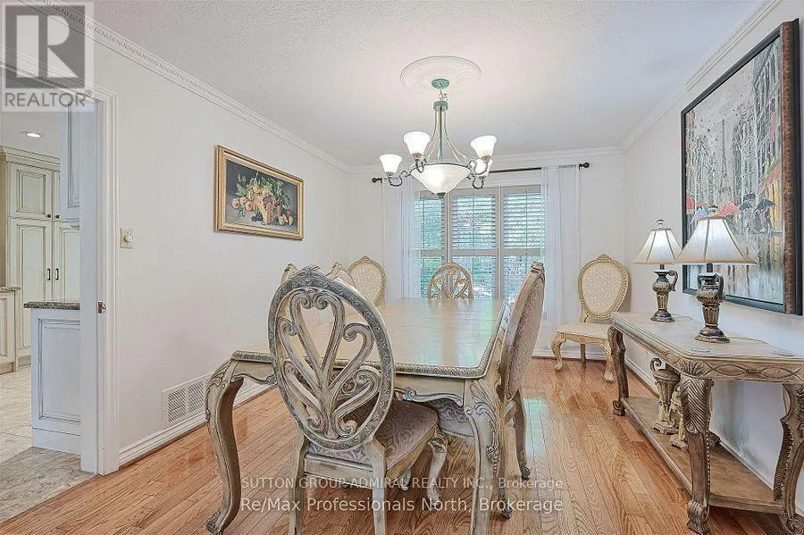 8 ELMSLEY DRIVE
