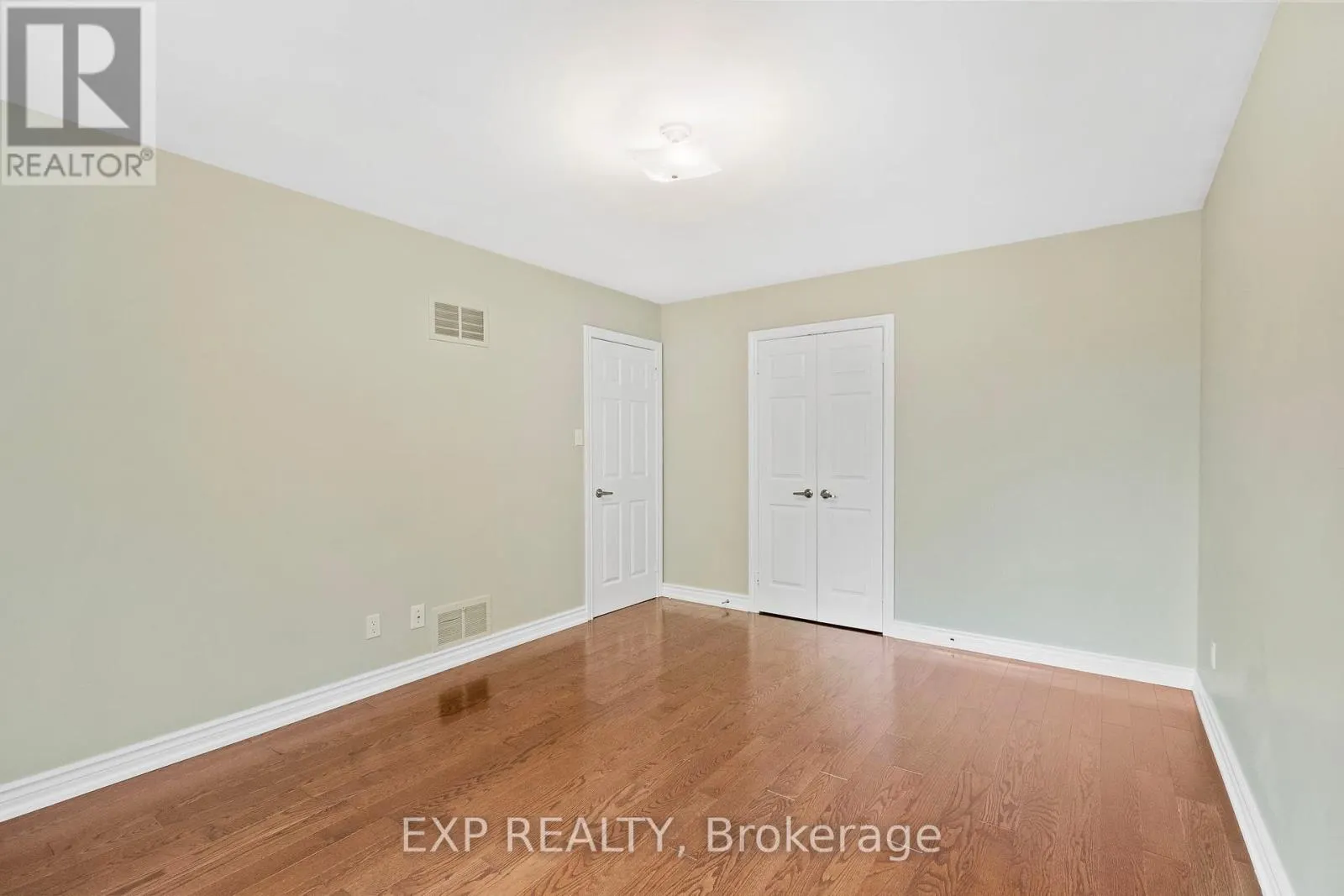 17 GORDON ROWE CRESCENT