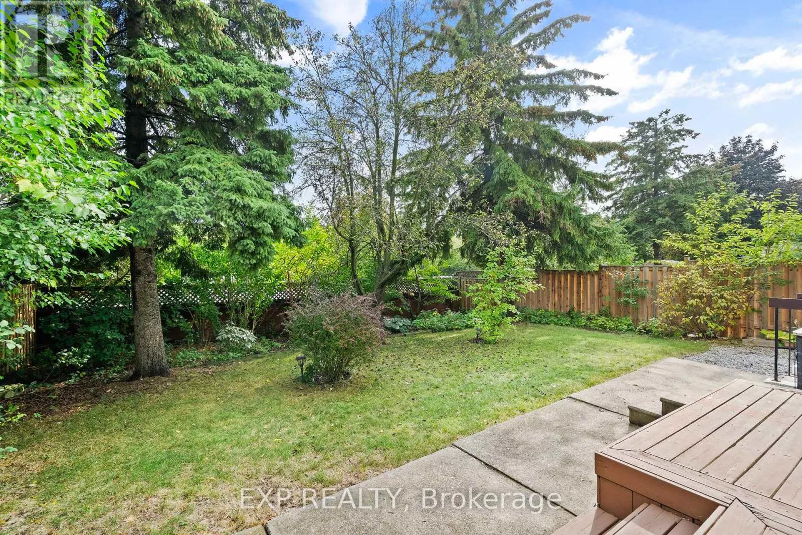 17 GORDON ROWE CRESCENT