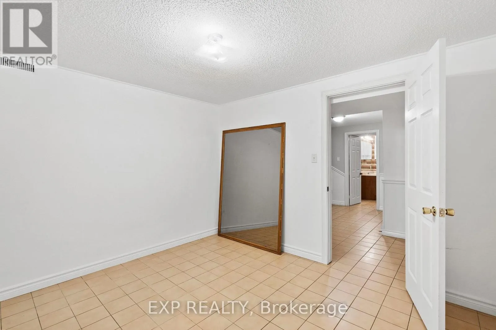 17 GORDON ROWE CRESCENT