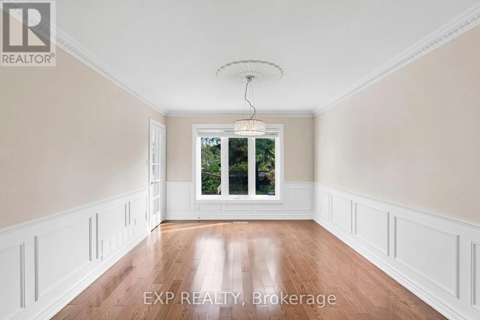 17 GORDON ROWE CRESCENT