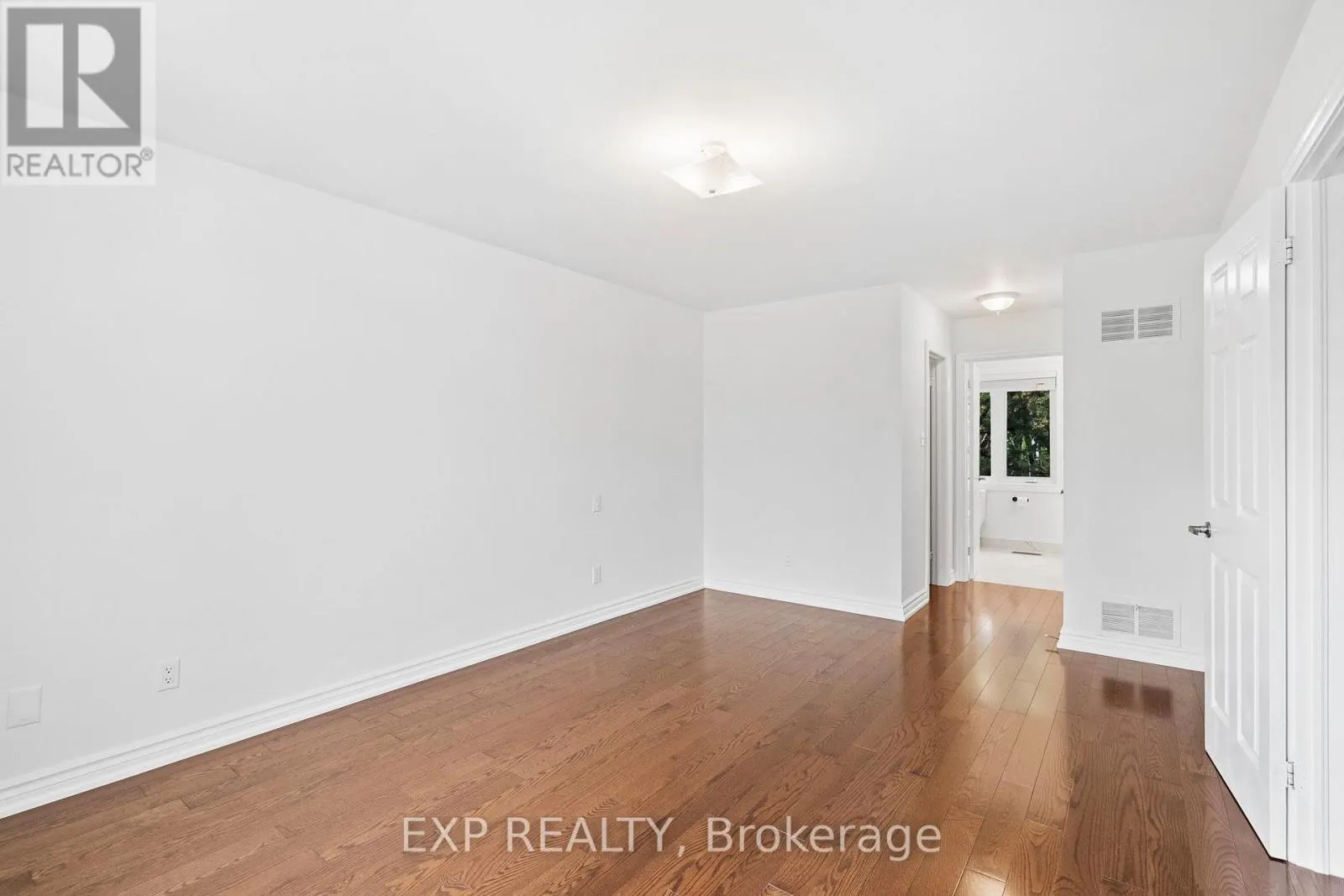 17 GORDON ROWE CRESCENT