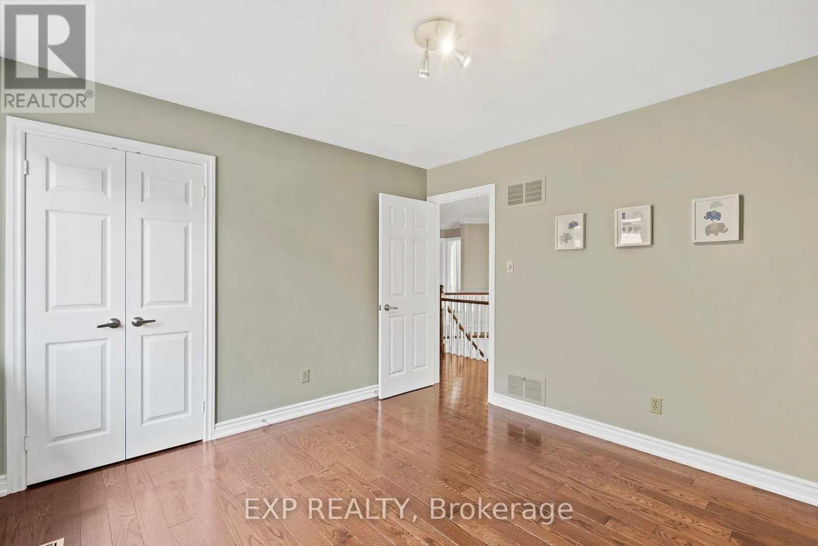 17 GORDON ROWE CRESCENT