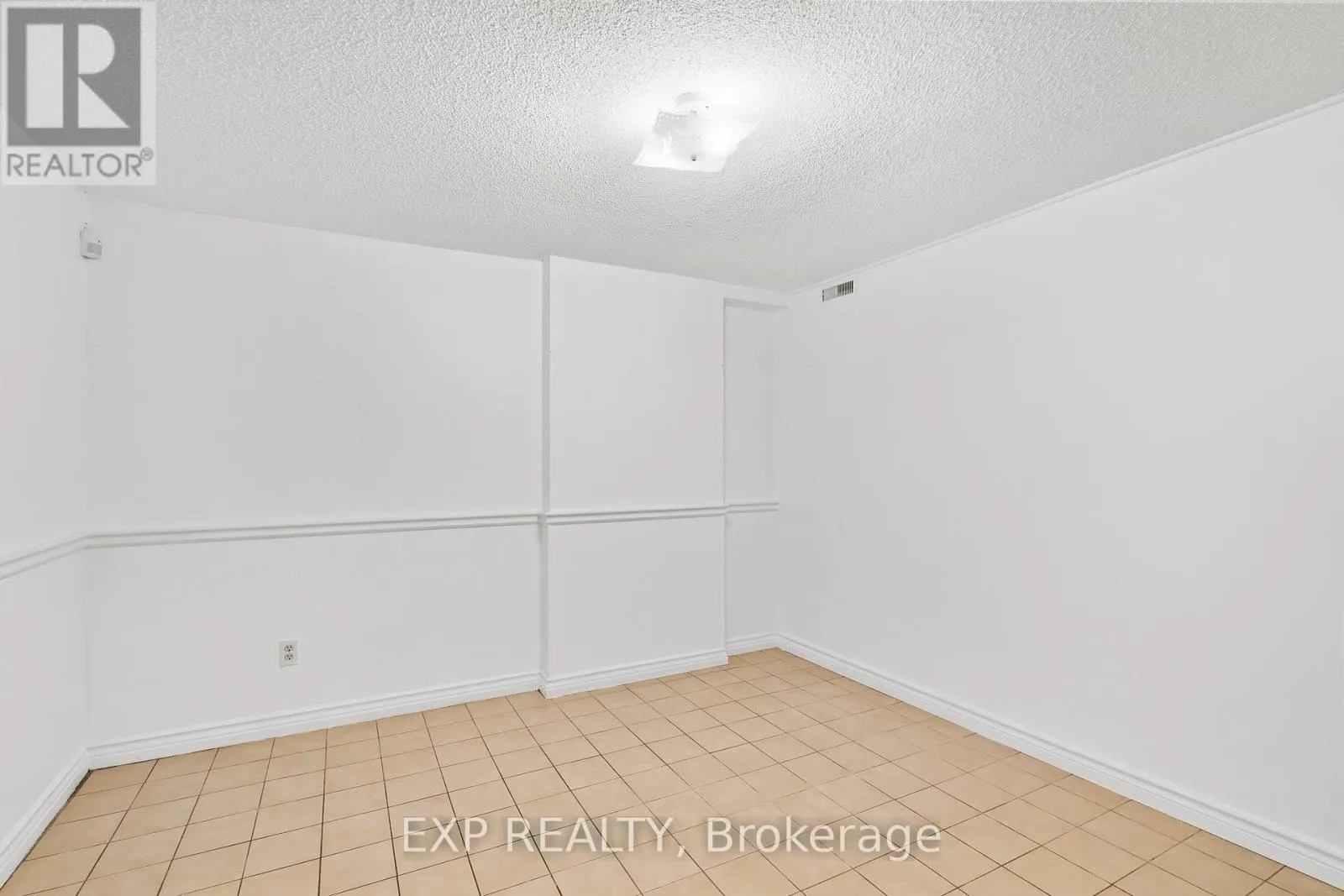 17 GORDON ROWE CRESCENT