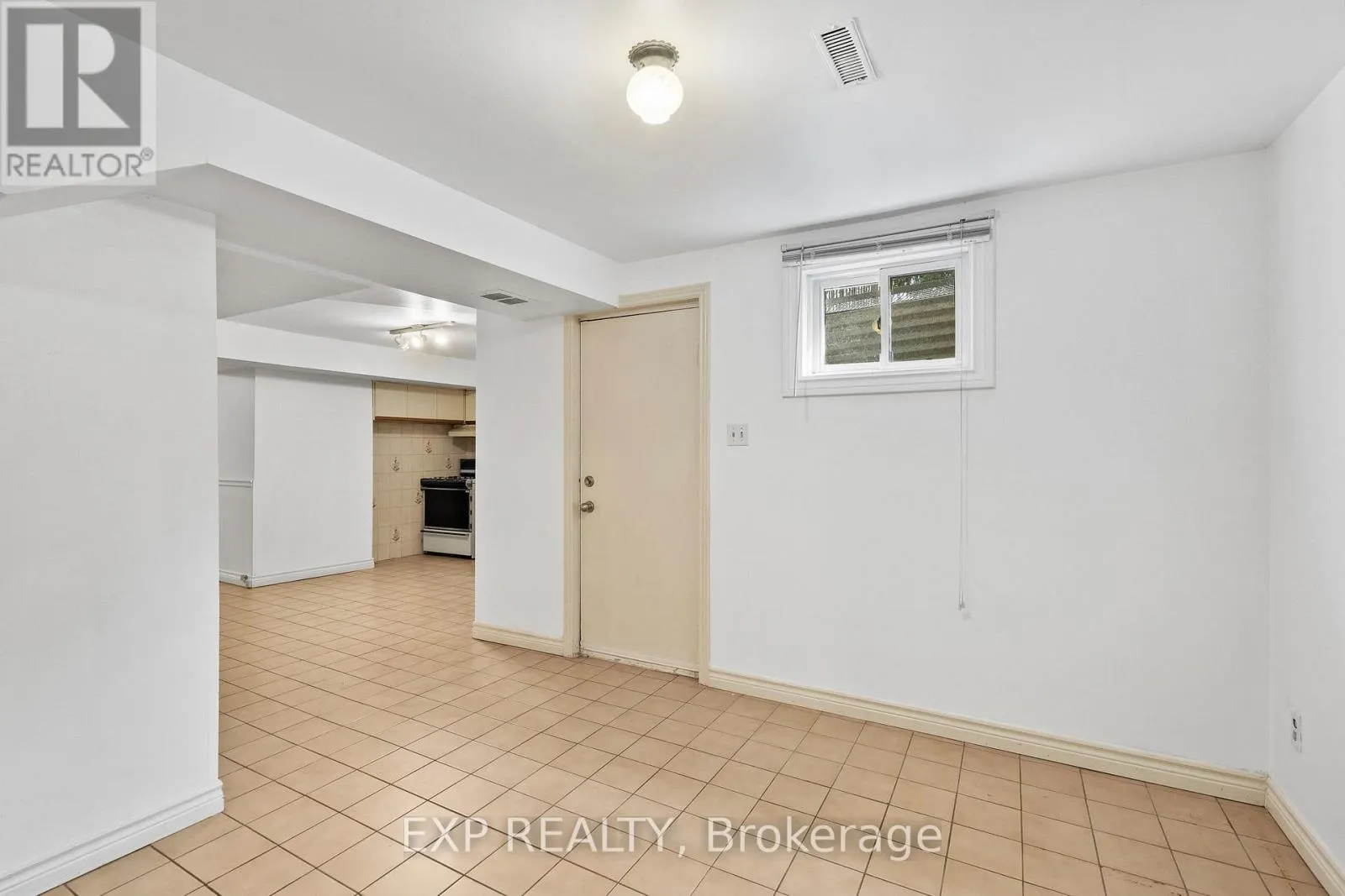 17 GORDON ROWE CRESCENT