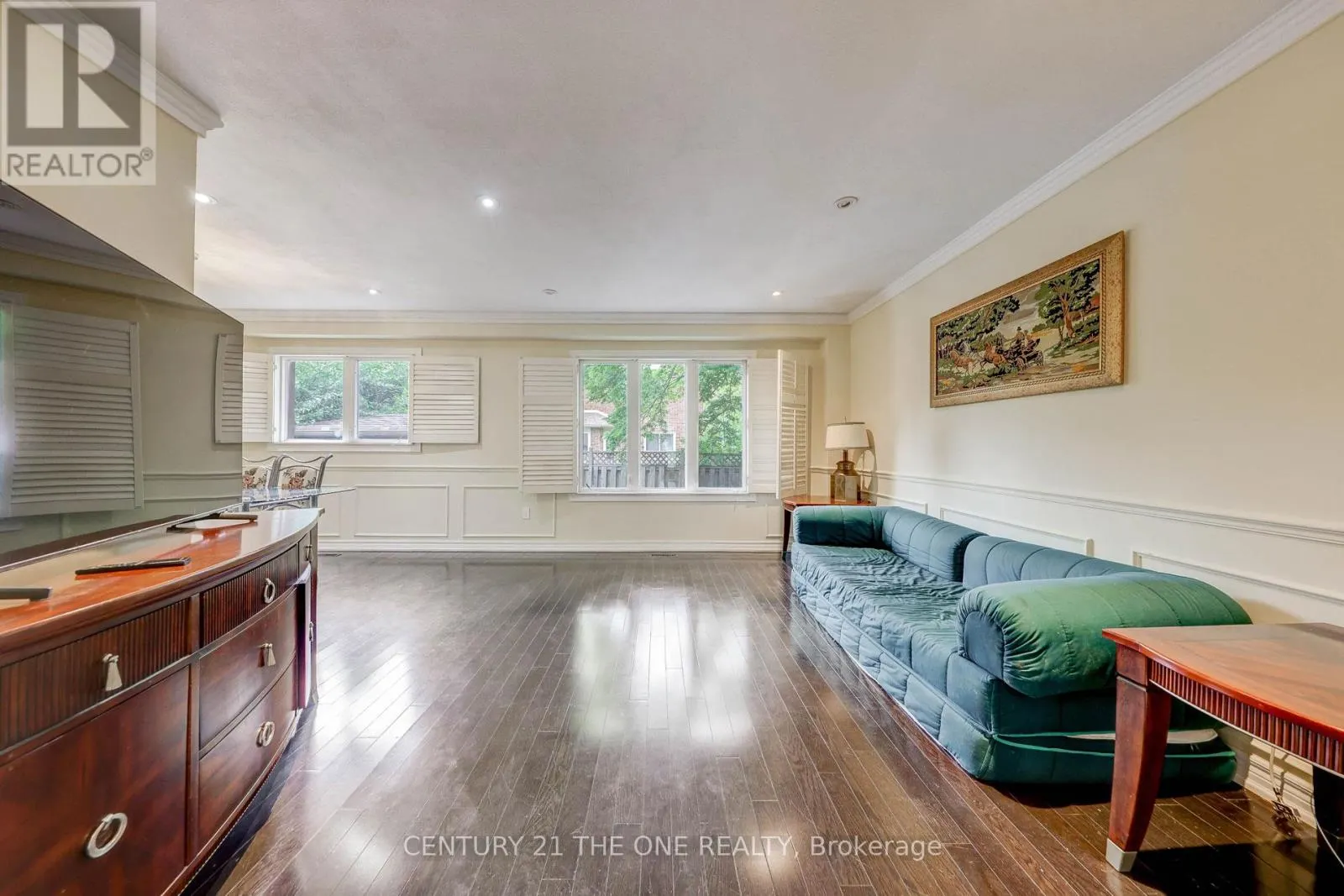 27 PUGSLEY AVENUE
