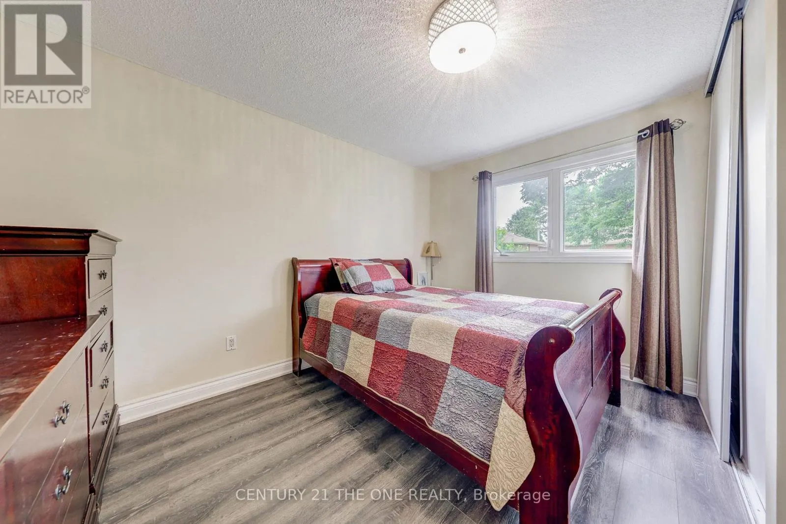 27 PUGSLEY AVENUE