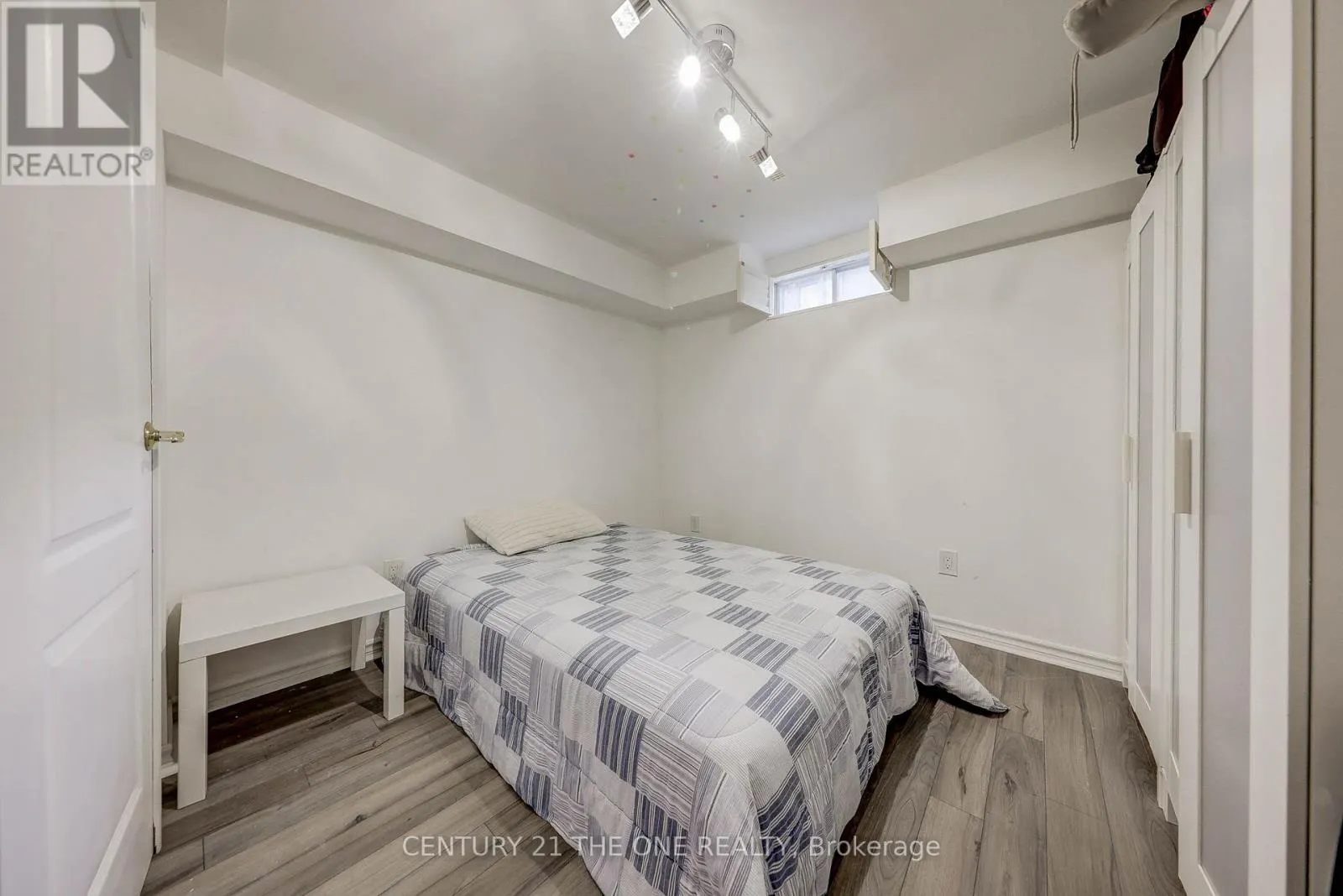 27 PUGSLEY AVENUE