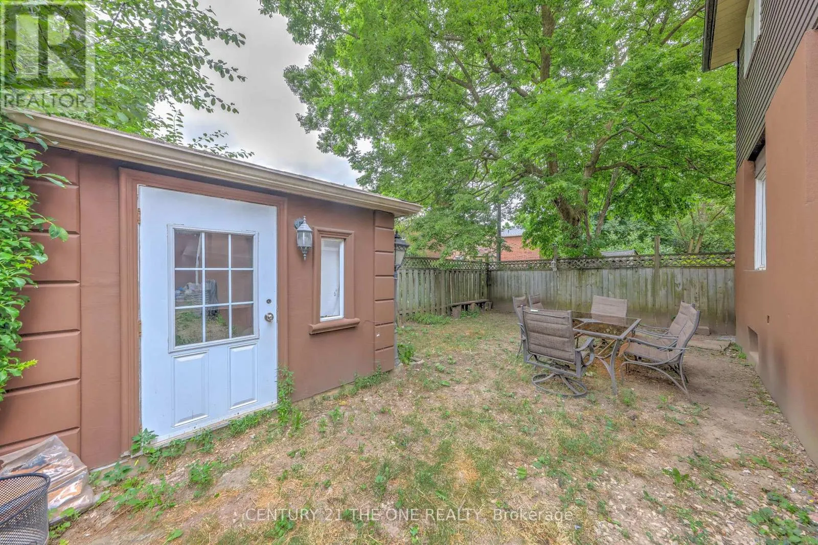 27 PUGSLEY AVENUE