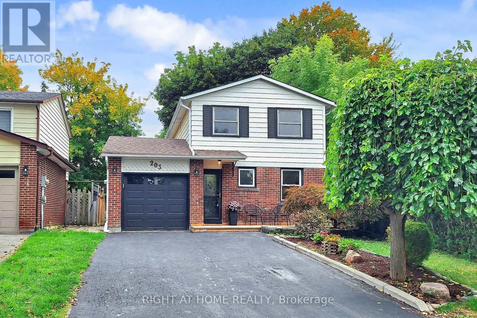 203 THOMS CRESCENT