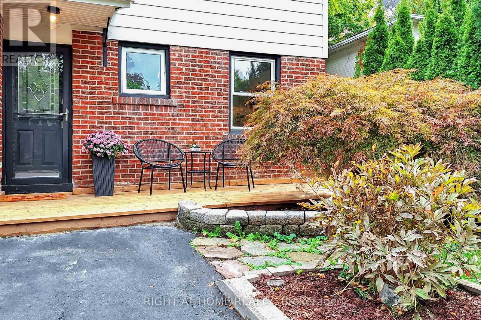 203 THOMS CRESCENT