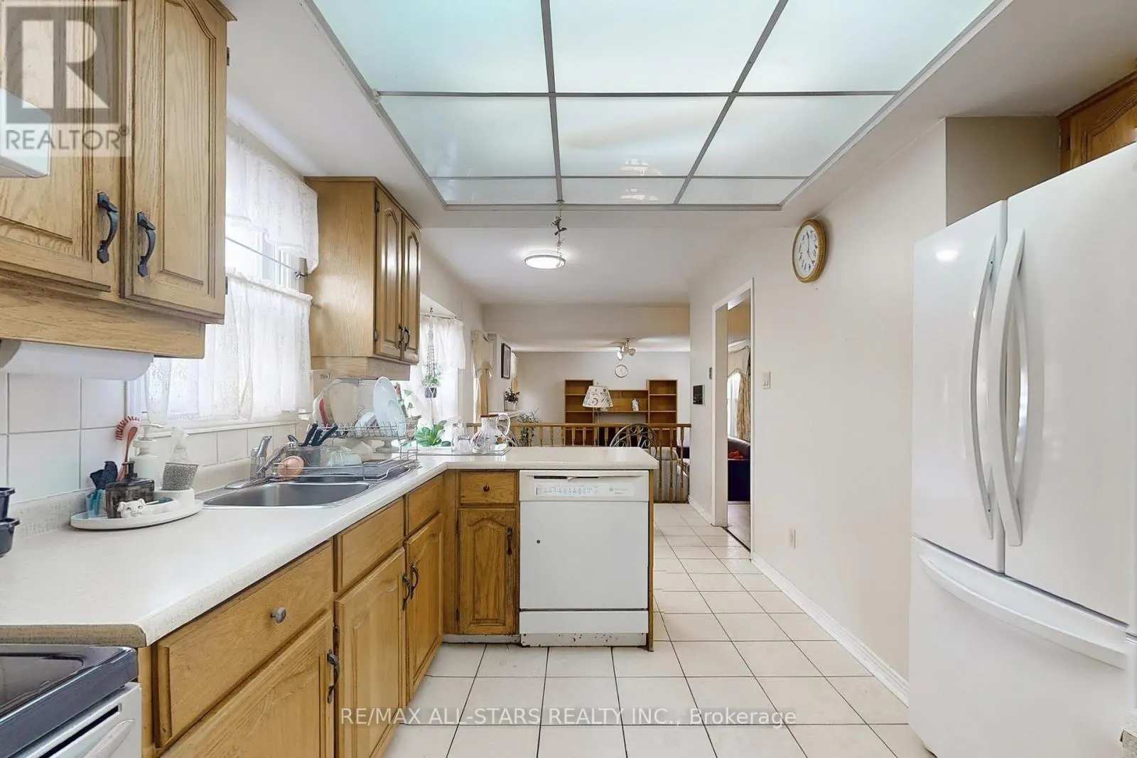 82 WATERBRIDGE LANE