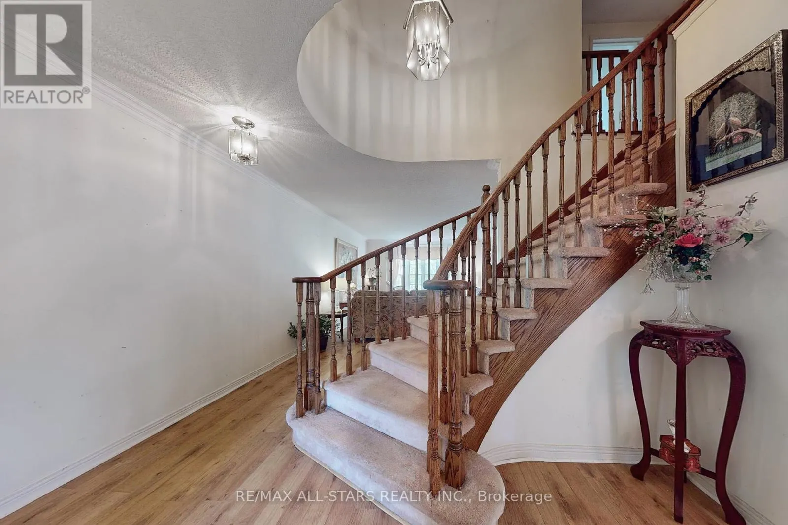82 WATERBRIDGE LANE