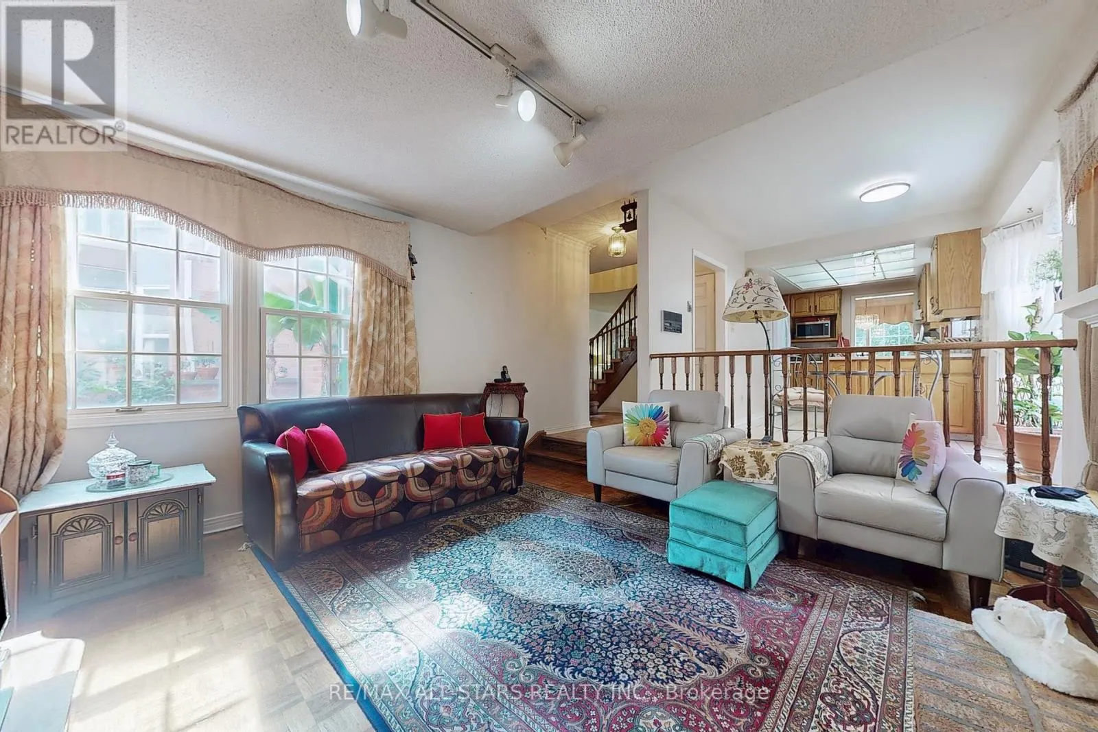 82 WATERBRIDGE LANE