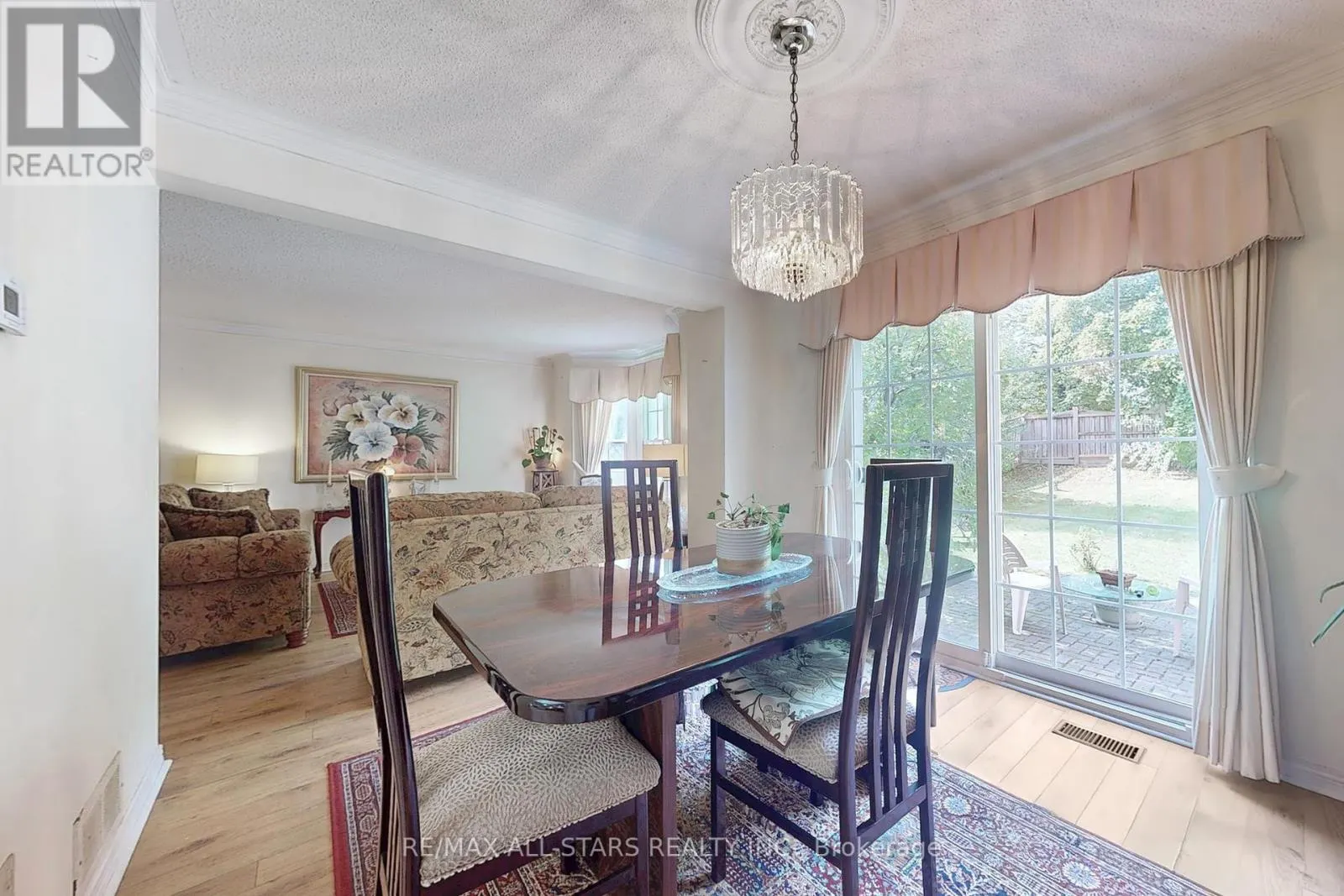 82 WATERBRIDGE LANE