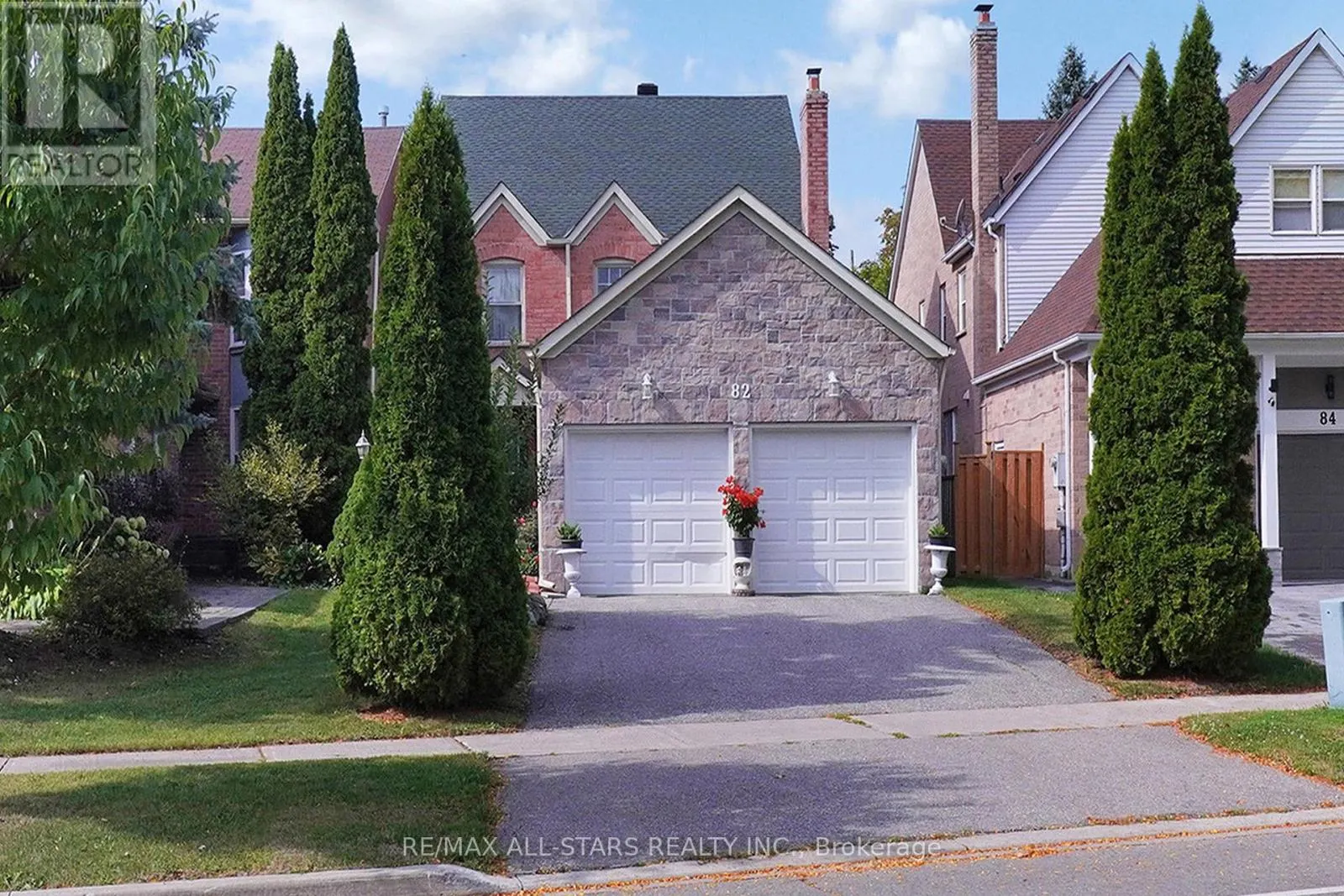 82 WATERBRIDGE LANE