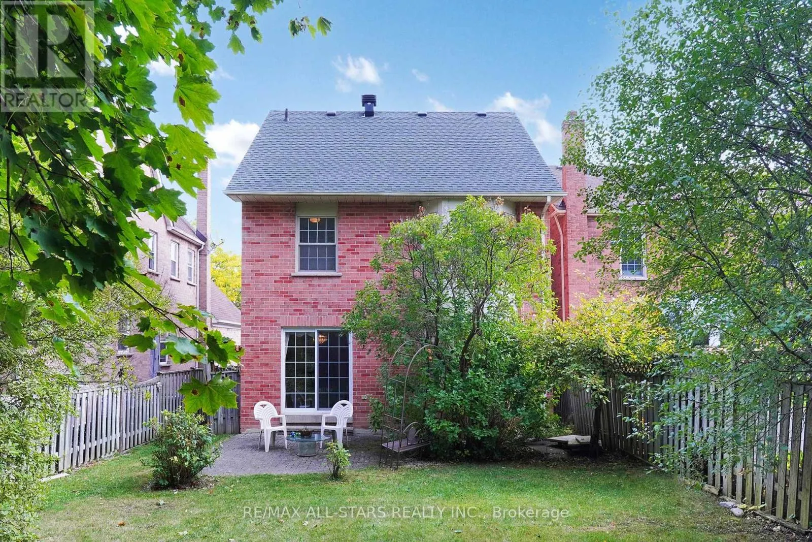82 WATERBRIDGE LANE