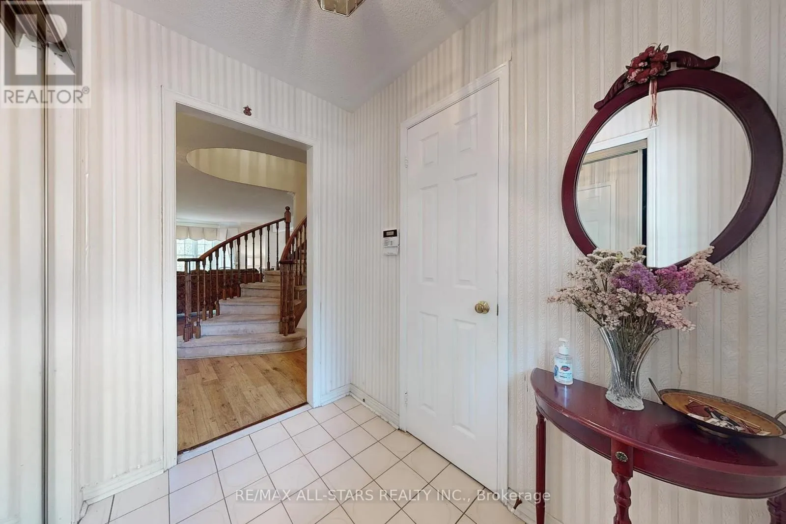82 WATERBRIDGE LANE