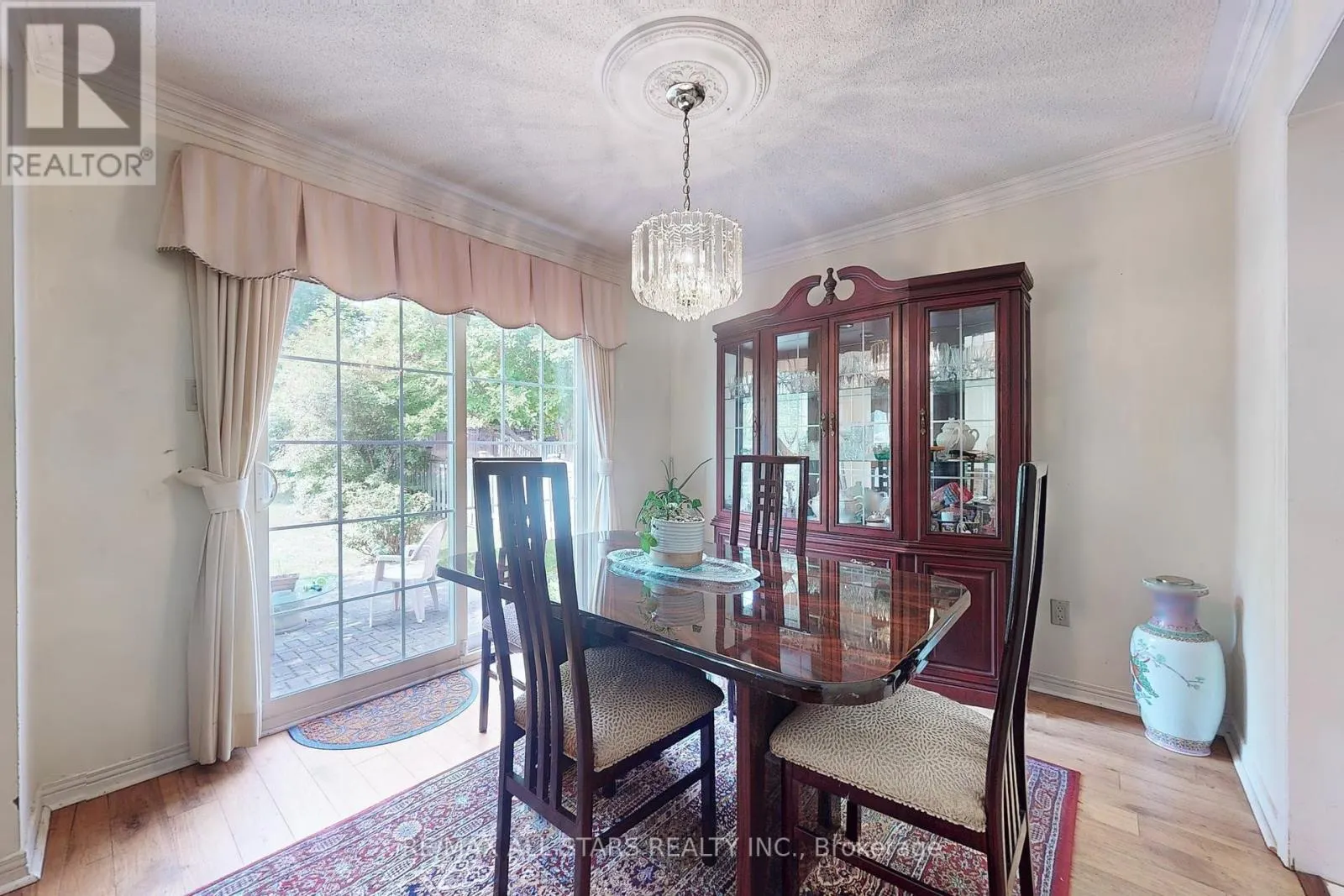 82 WATERBRIDGE LANE