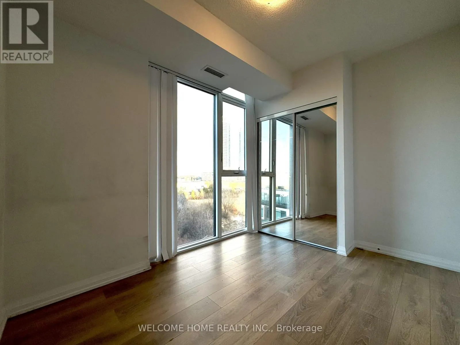 504 - 7895 JANE STREET