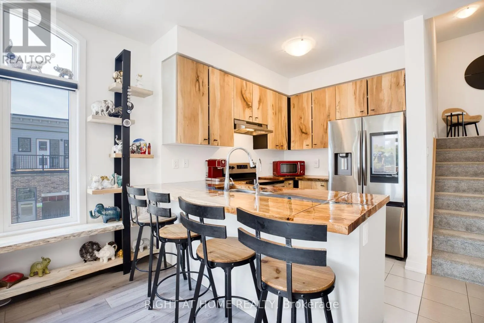 21 LYALL STOKES CIRCLE