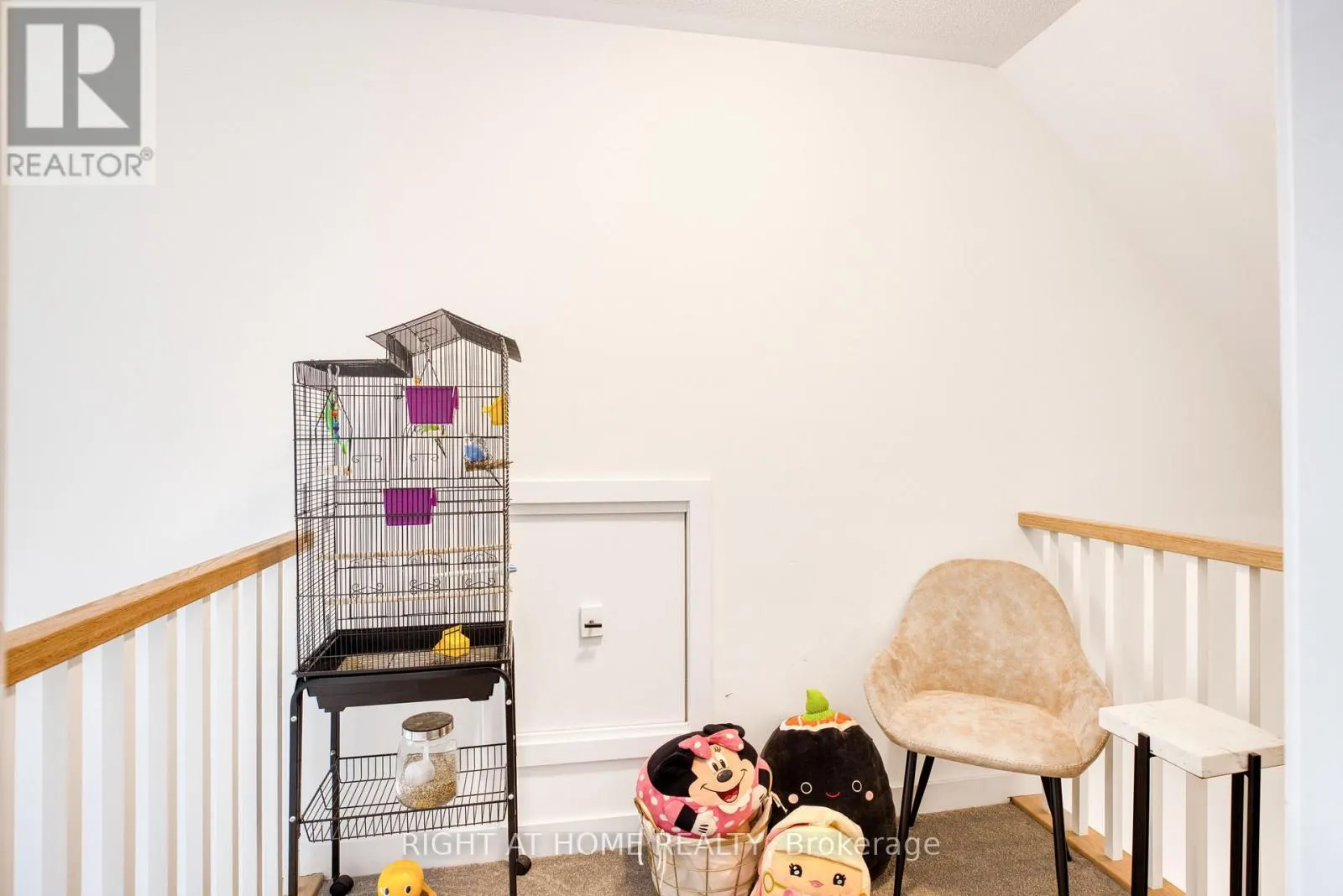 21 LYALL STOKES CIRCLE