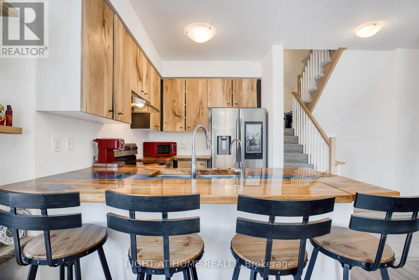 21 LYALL STOKES CIRCLE