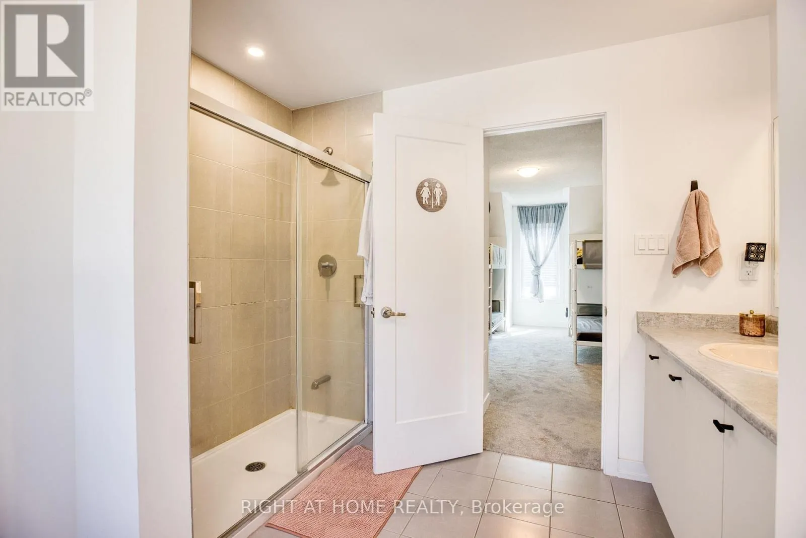 21 LYALL STOKES CIRCLE