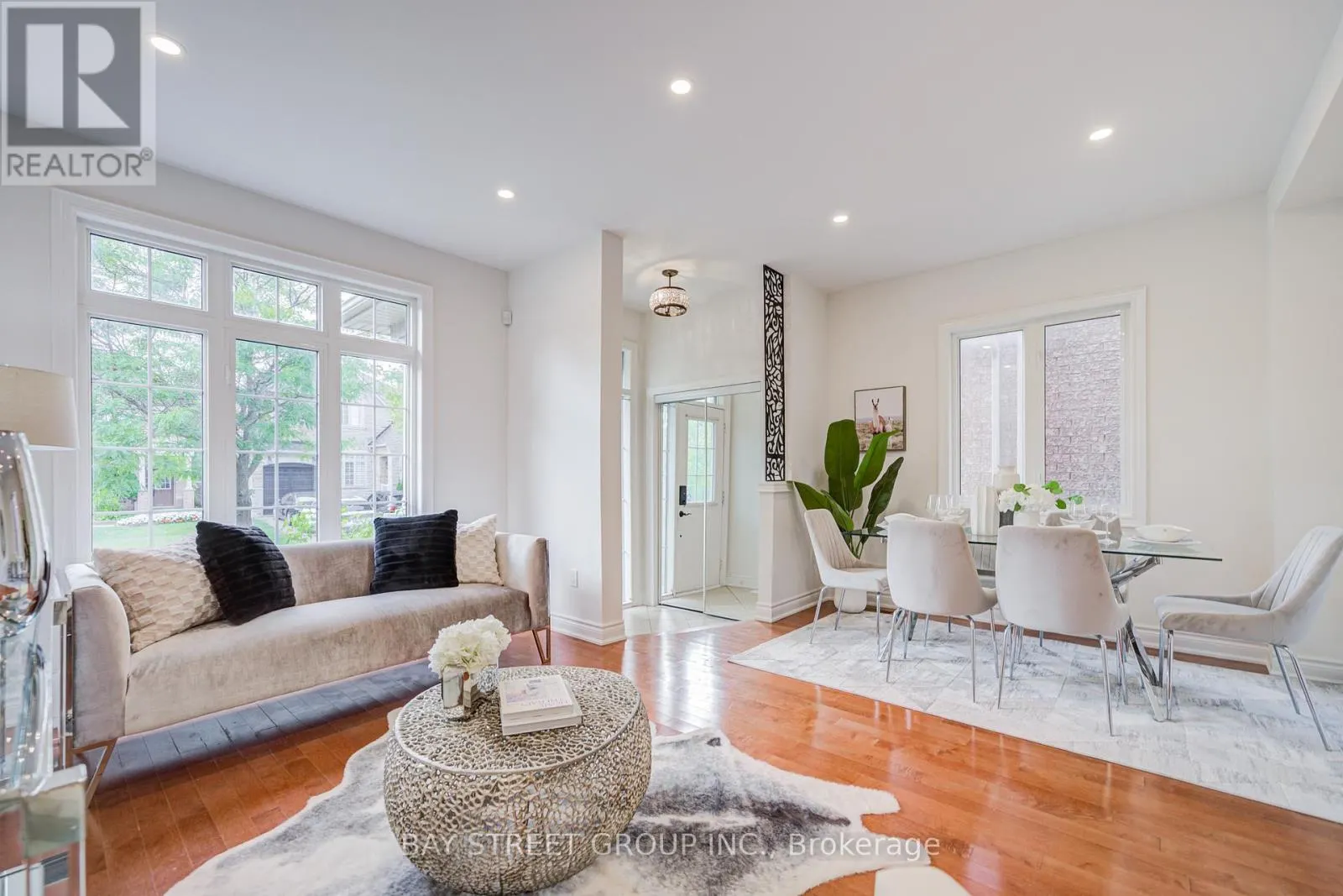 15 SISLEY CRESCENT
