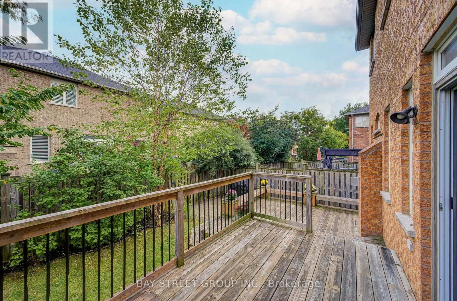 15 SISLEY CRESCENT