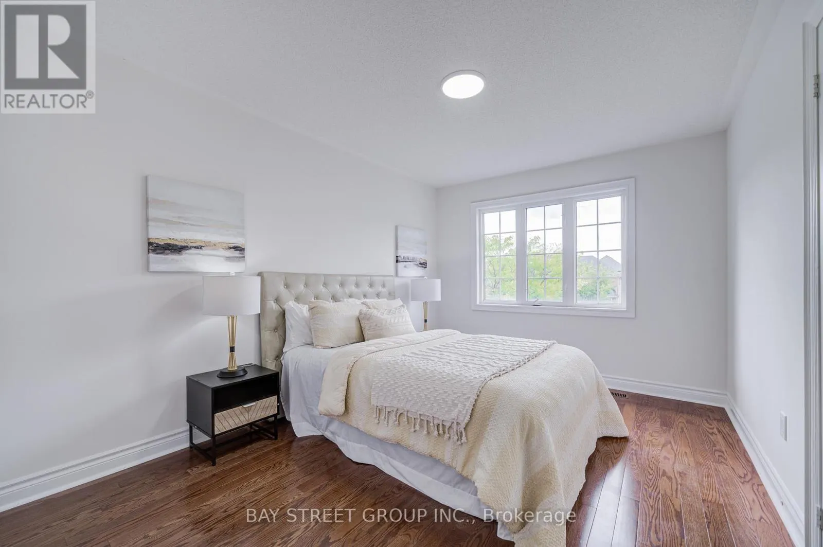 15 SISLEY CRESCENT