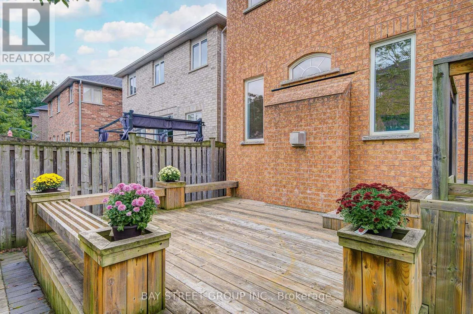 15 SISLEY CRESCENT