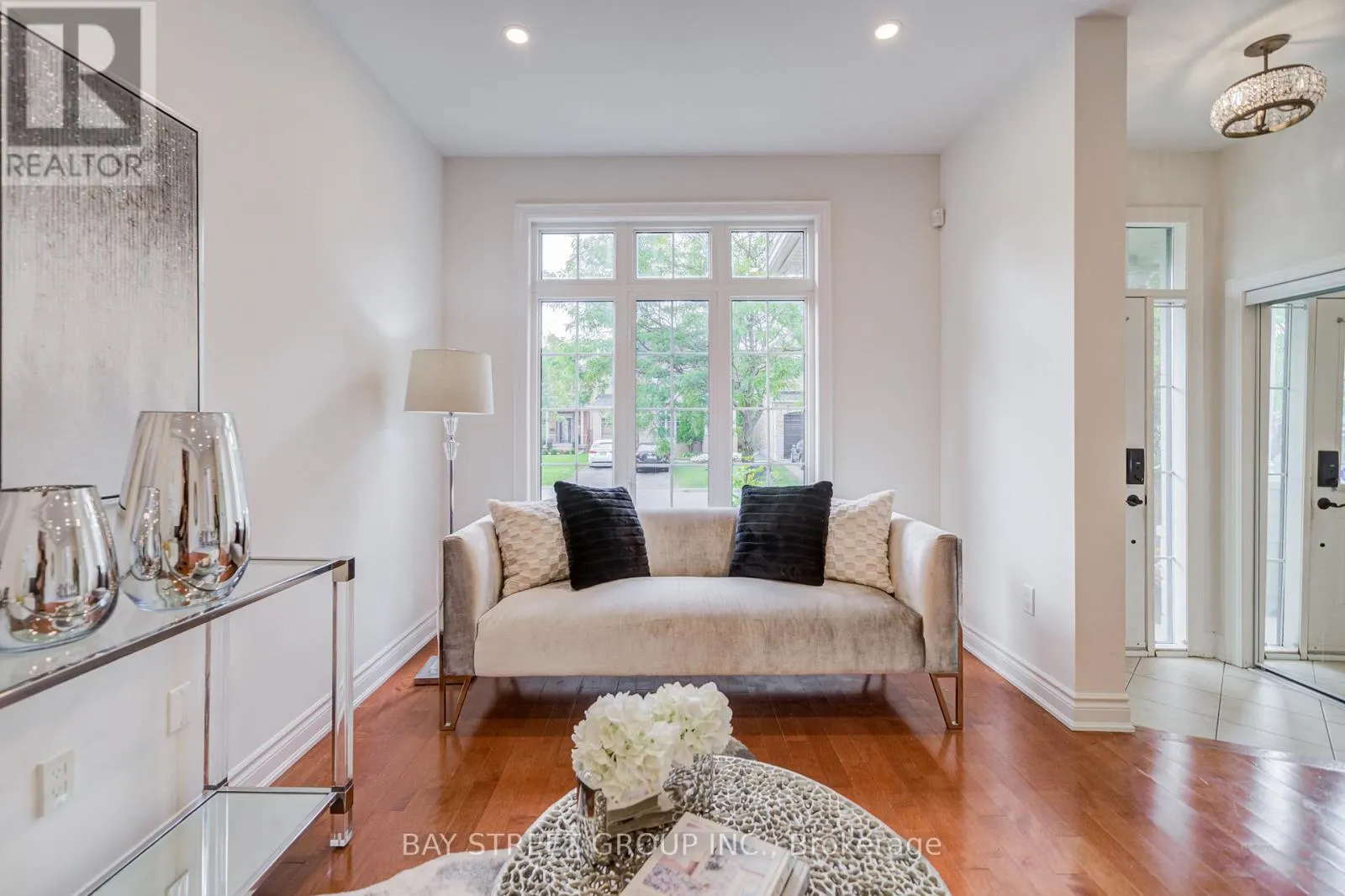 15 SISLEY CRESCENT