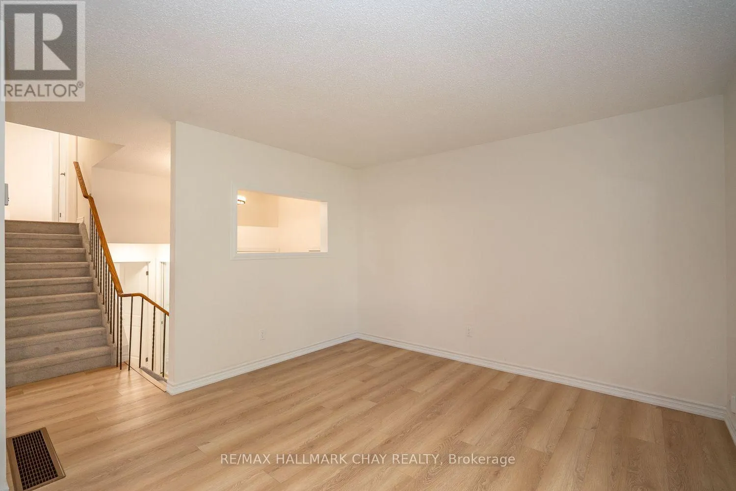 95 BOYNE CRESCENT