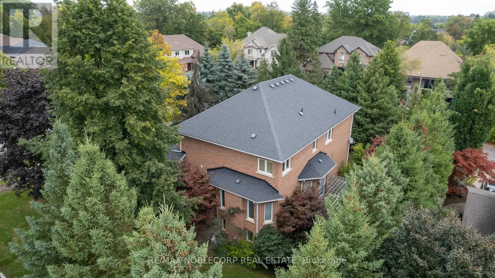 19 STOCKDALE CRESCENT