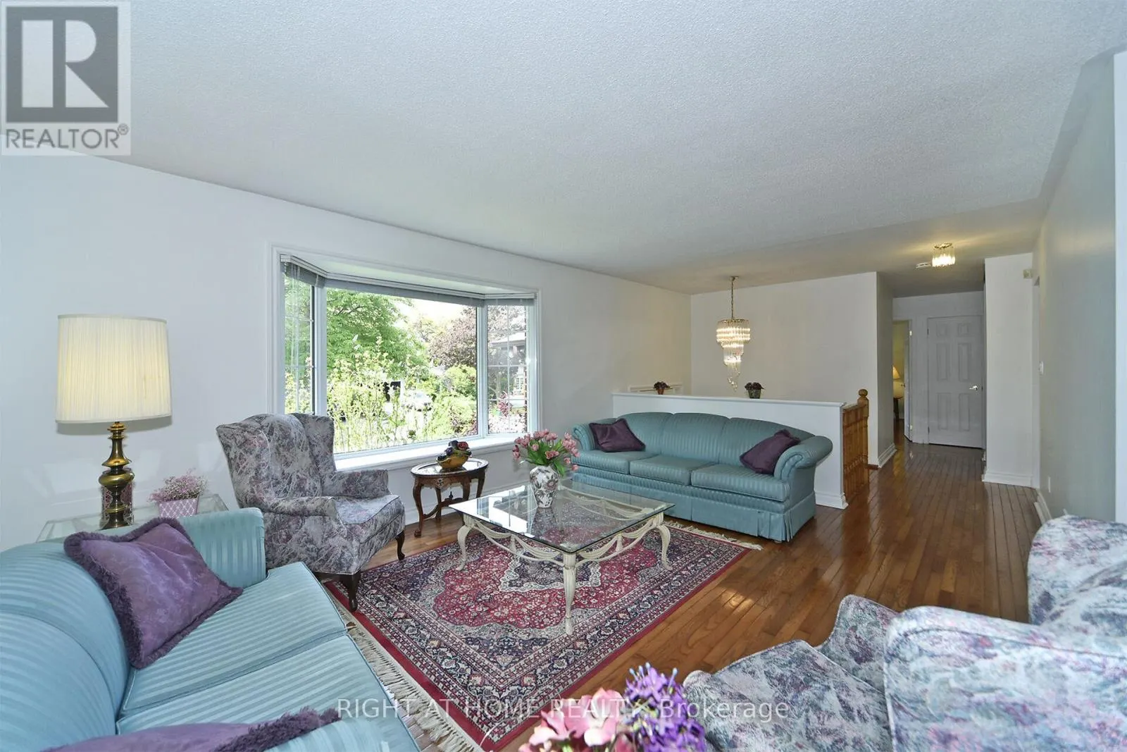 102 ROMFIELD CIRCUIT