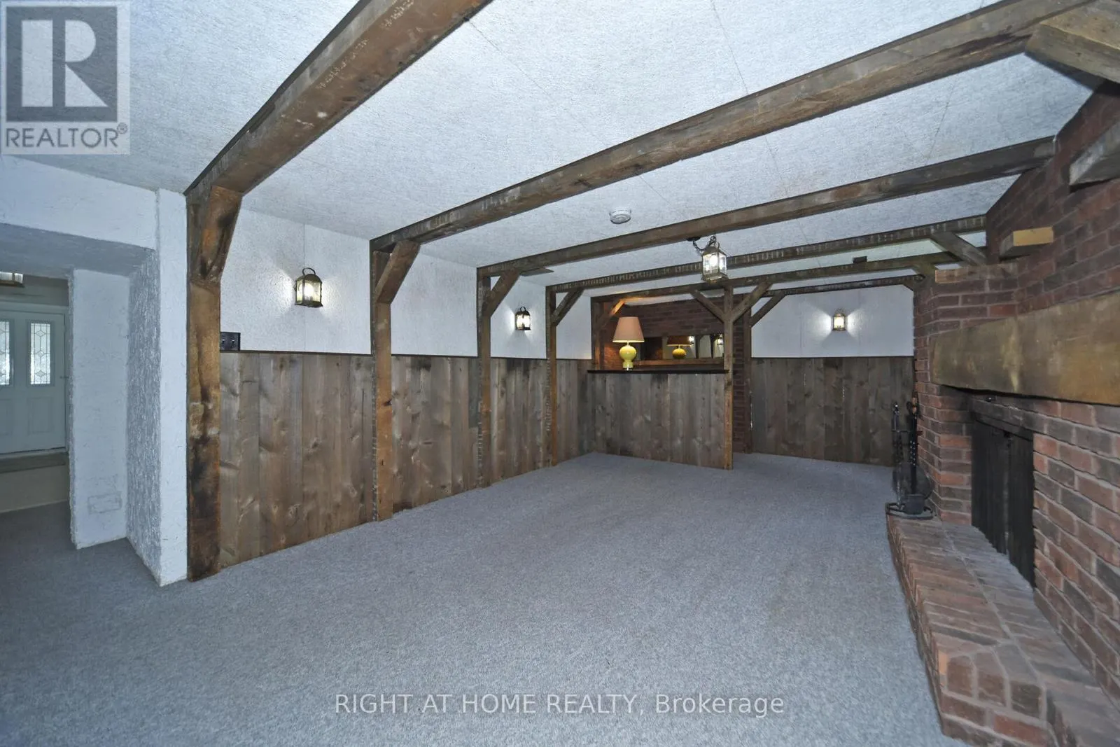 102 ROMFIELD CIRCUIT