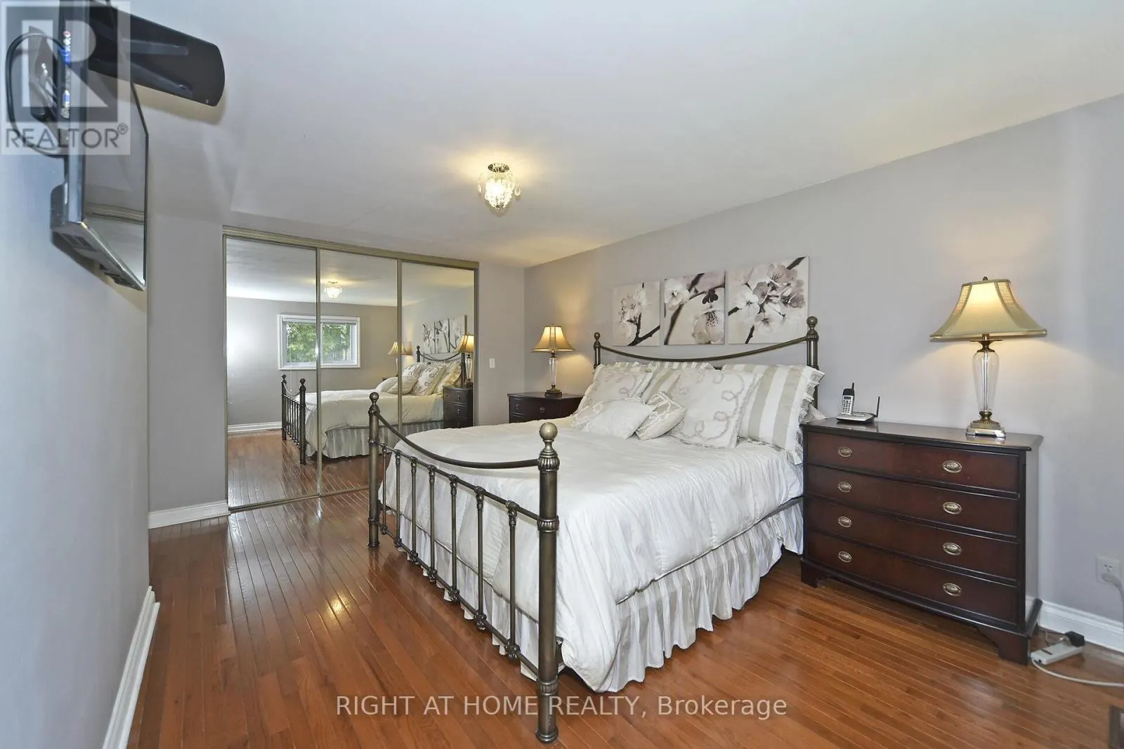 102 ROMFIELD CIRCUIT