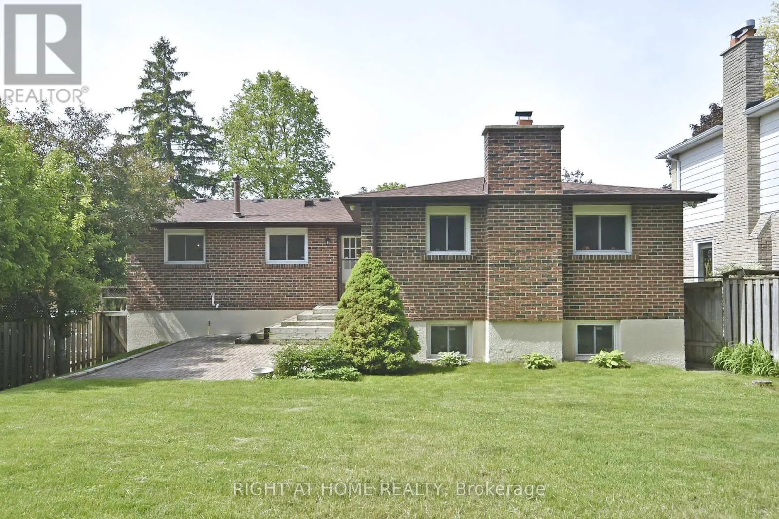 102 ROMFIELD CIRCUIT