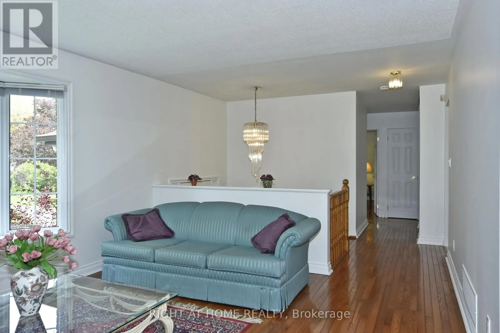 102 ROMFIELD CIRCUIT