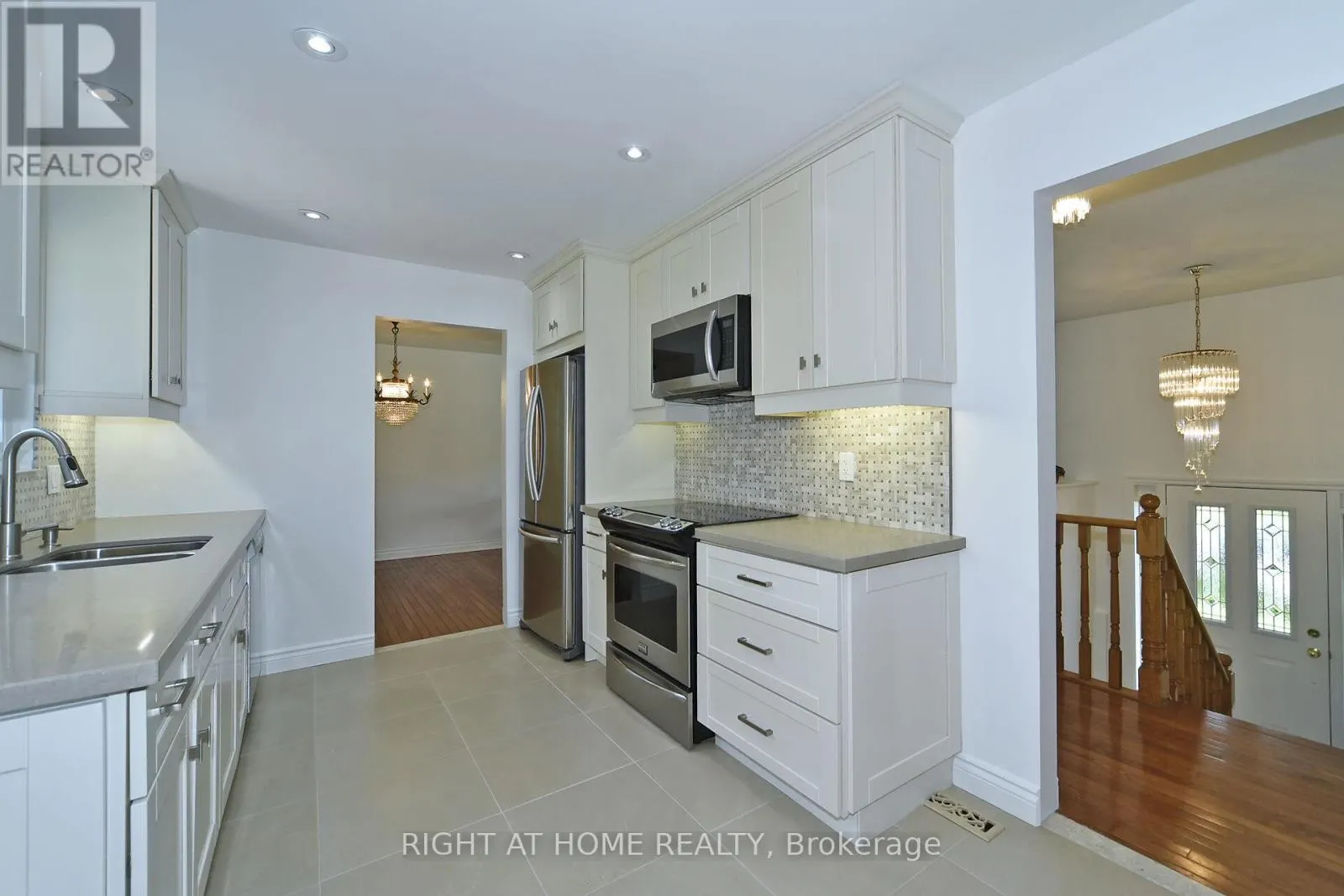 102 ROMFIELD CIRCUIT