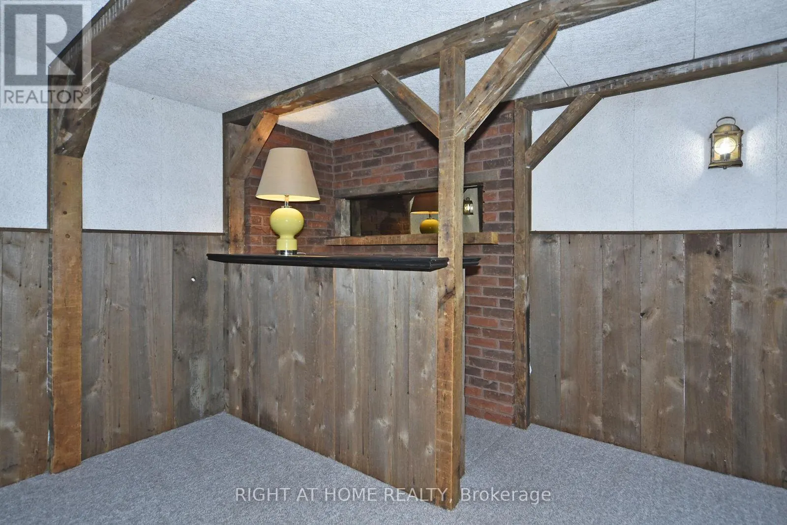 102 ROMFIELD CIRCUIT
