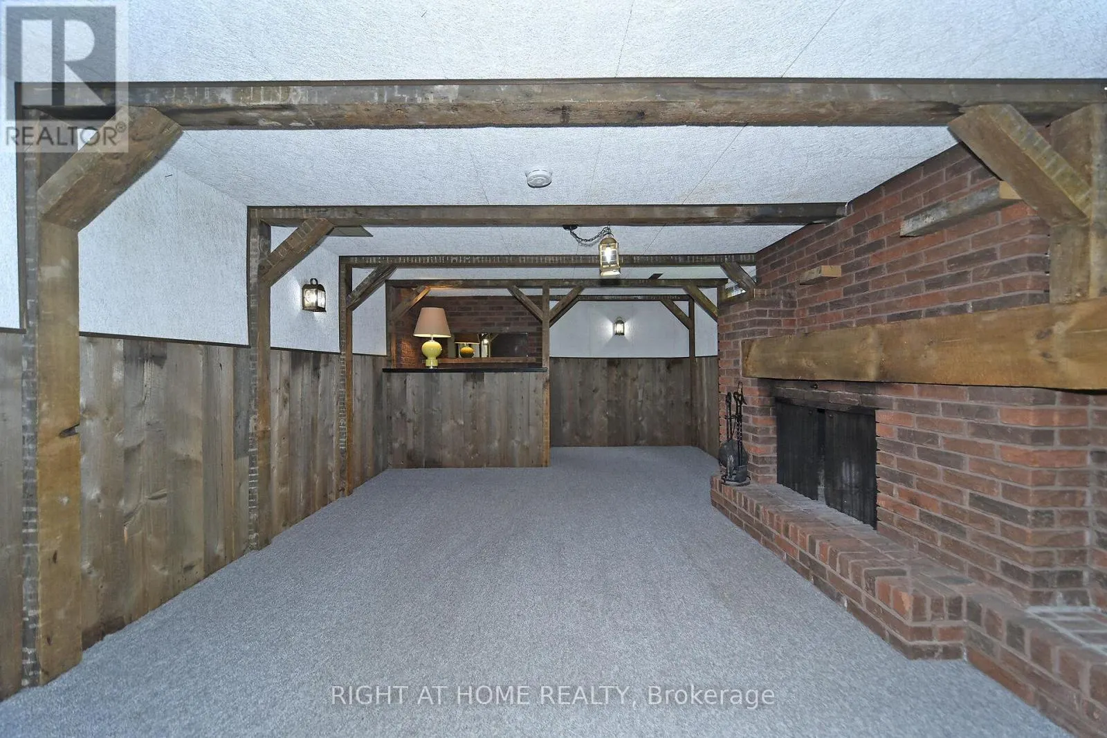 102 ROMFIELD CIRCUIT