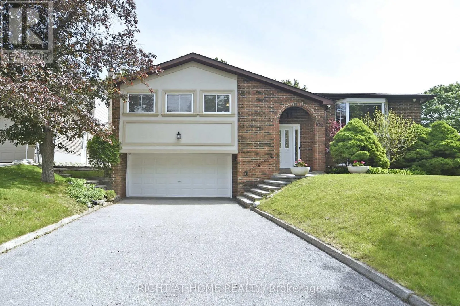 102 ROMFIELD CIRCUIT