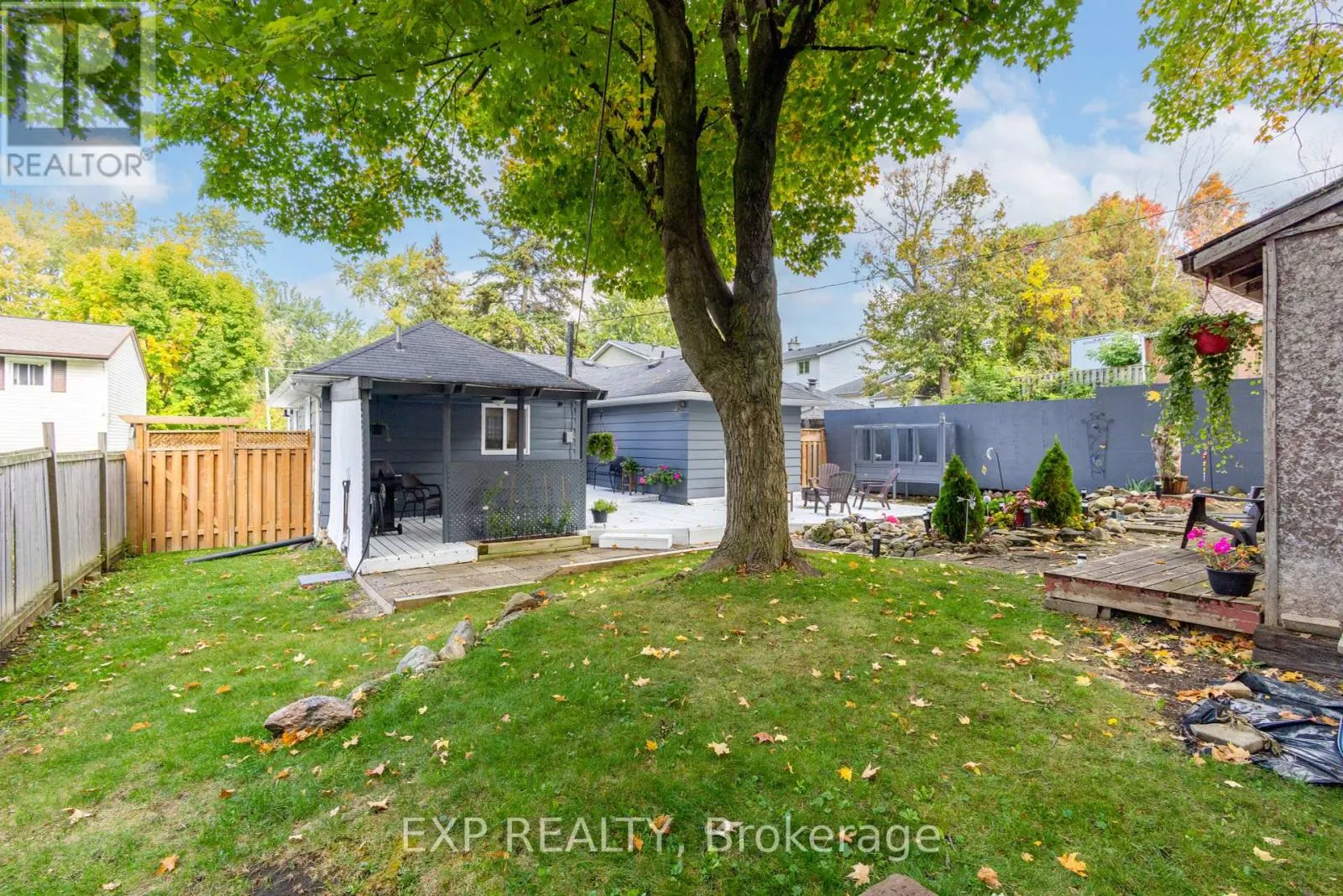 261 GLENWOODS AVENUE